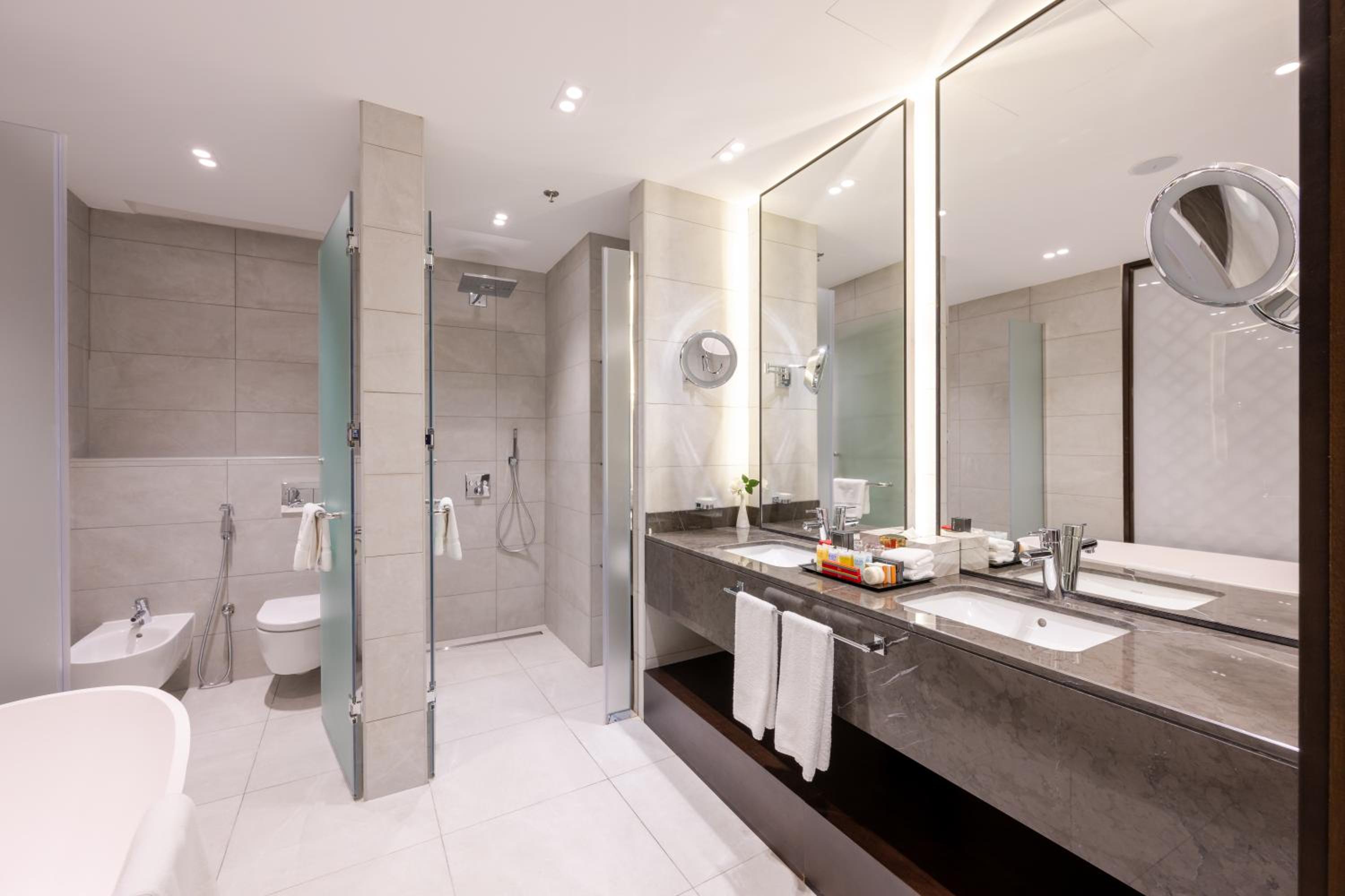 Diplomat, Suite, King Bed، Ramada Encore Hotel by Wyndham Doha 10/10