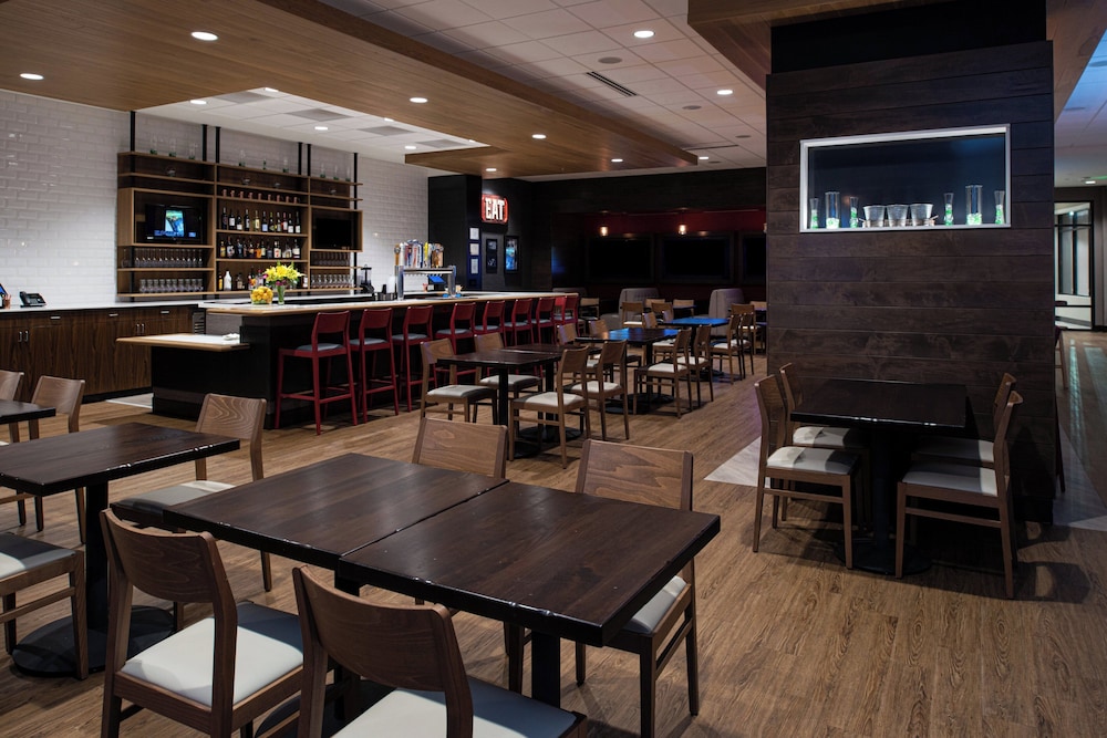 Holiday Inn Suites Idaho Falls 57/75