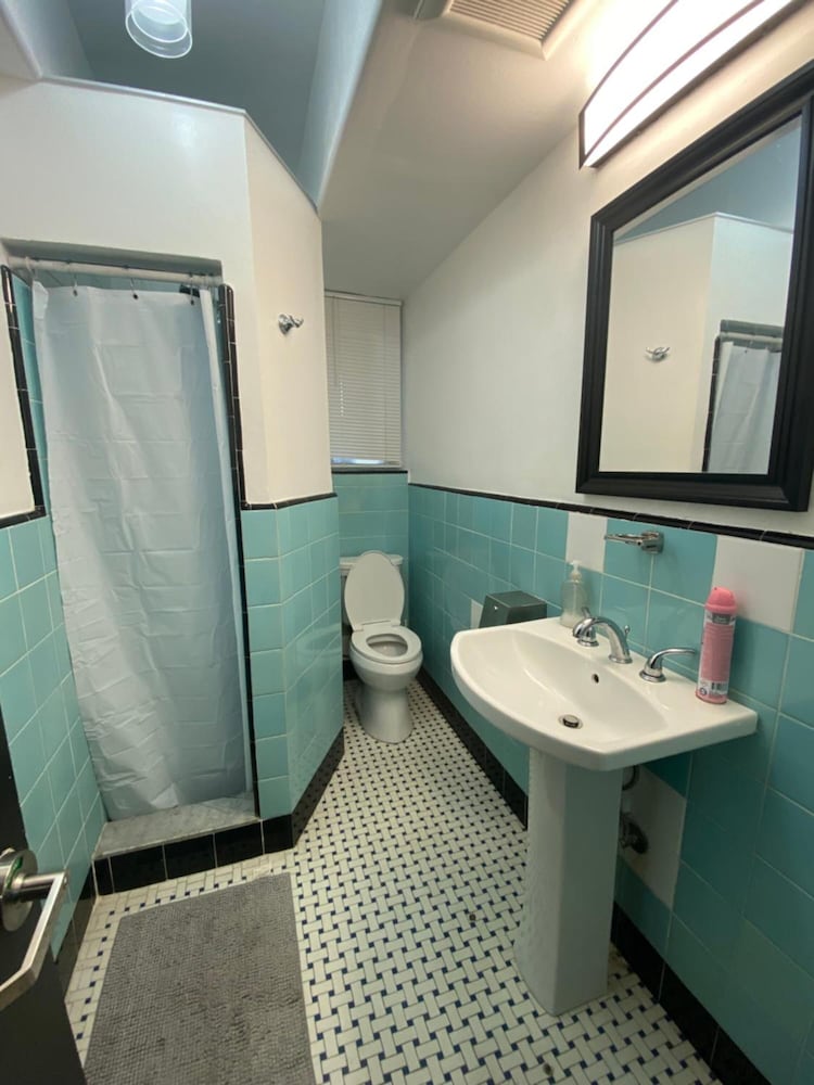 Hoosville Hostel 66/66