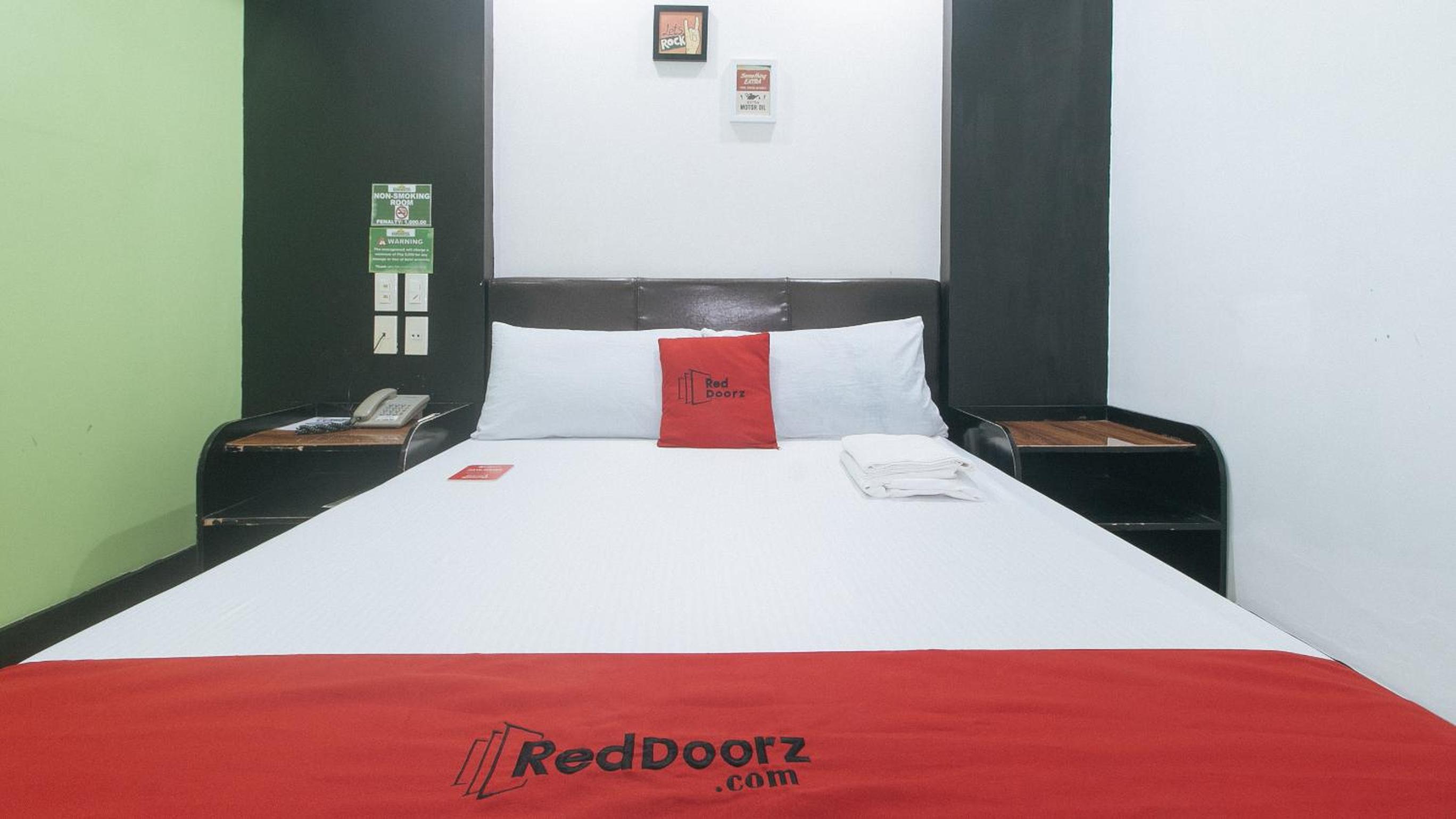 OYO 717 Ranchotel Bayanan 28/50