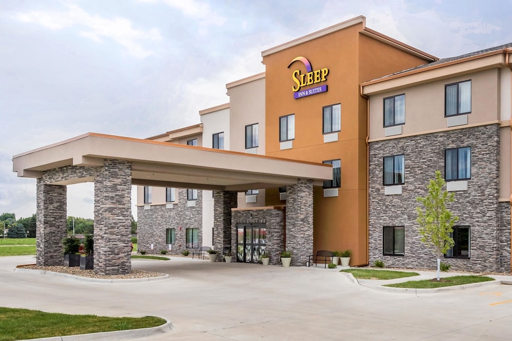 Sleep Inn & Suites West Des Moines near Jordan Creek 3/39