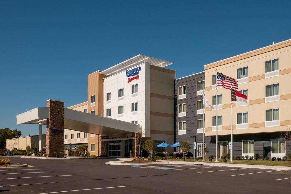 Fairfield Inn Suites Fayetteville North 43/50