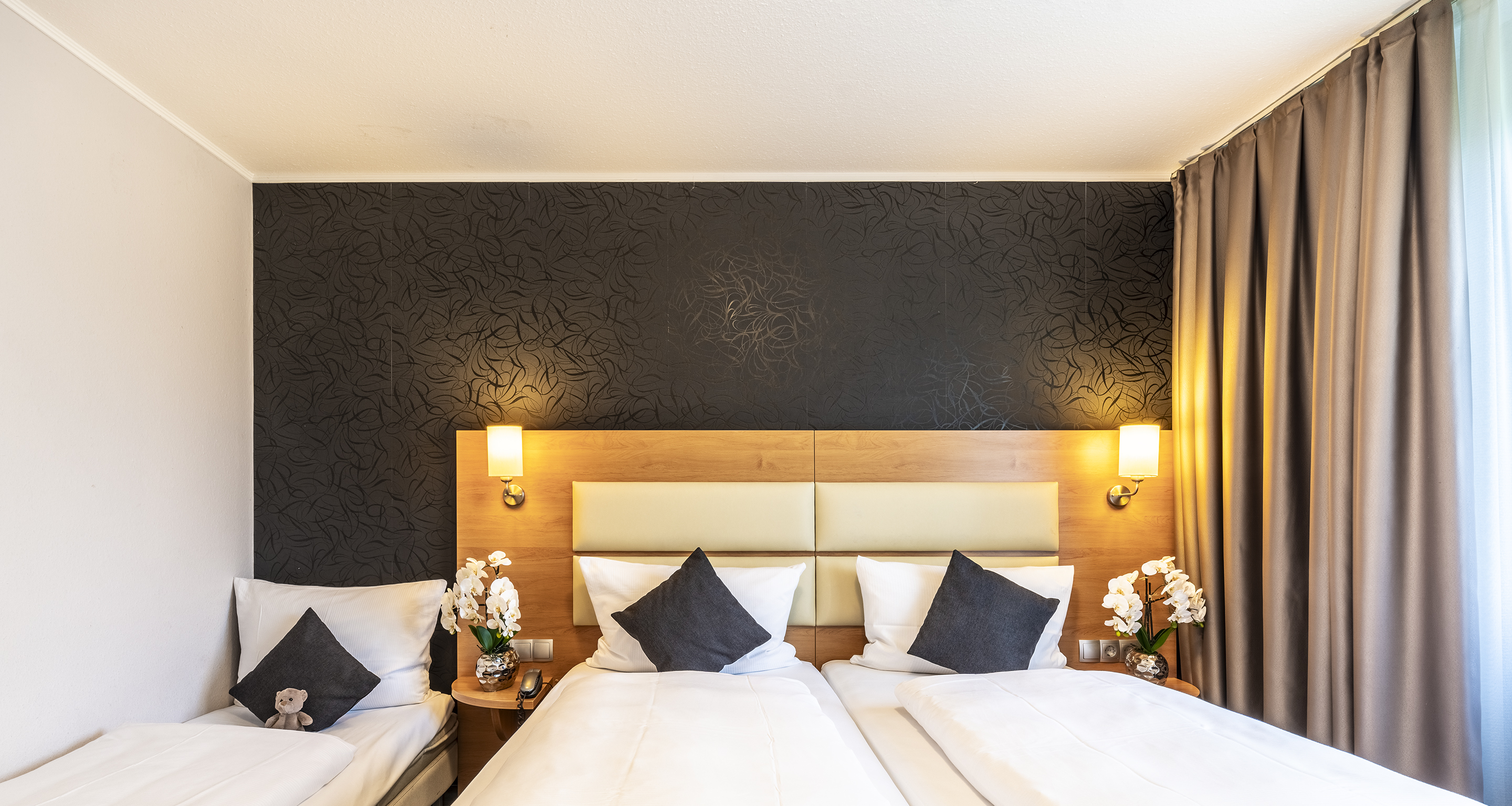 Room, Triple, Double Bed