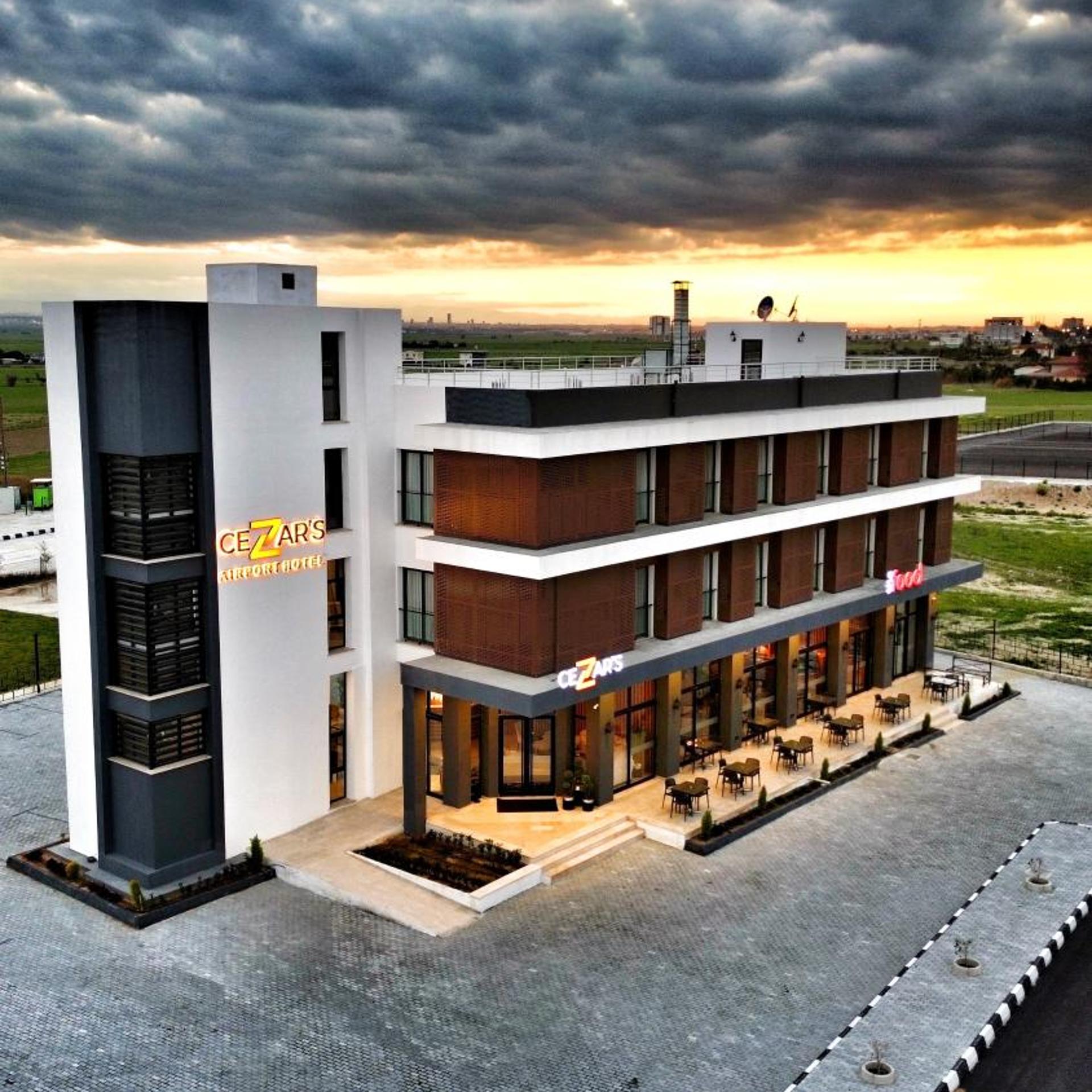 Cezars Airport Hotel 1/34