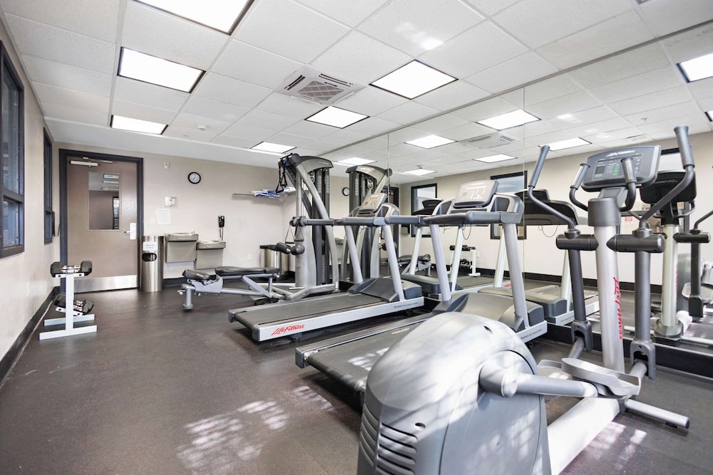 Country Inn & Suites by Radisson, Texarkana, TX 16/27