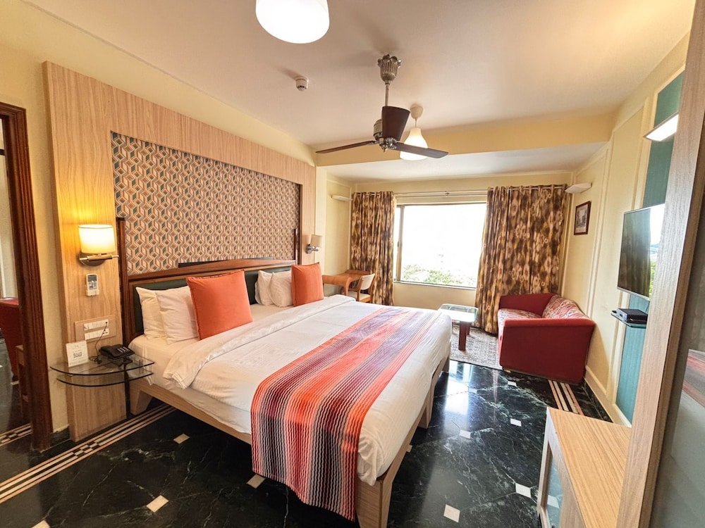 Hiltop Hotel 27/56