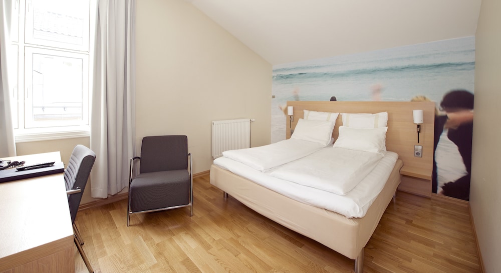 Home Hotel Savoy 16/81
