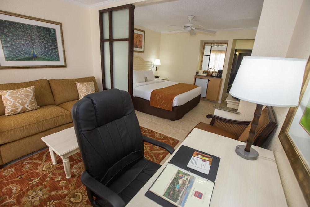 Comfort Suites Paradise Island 31/55