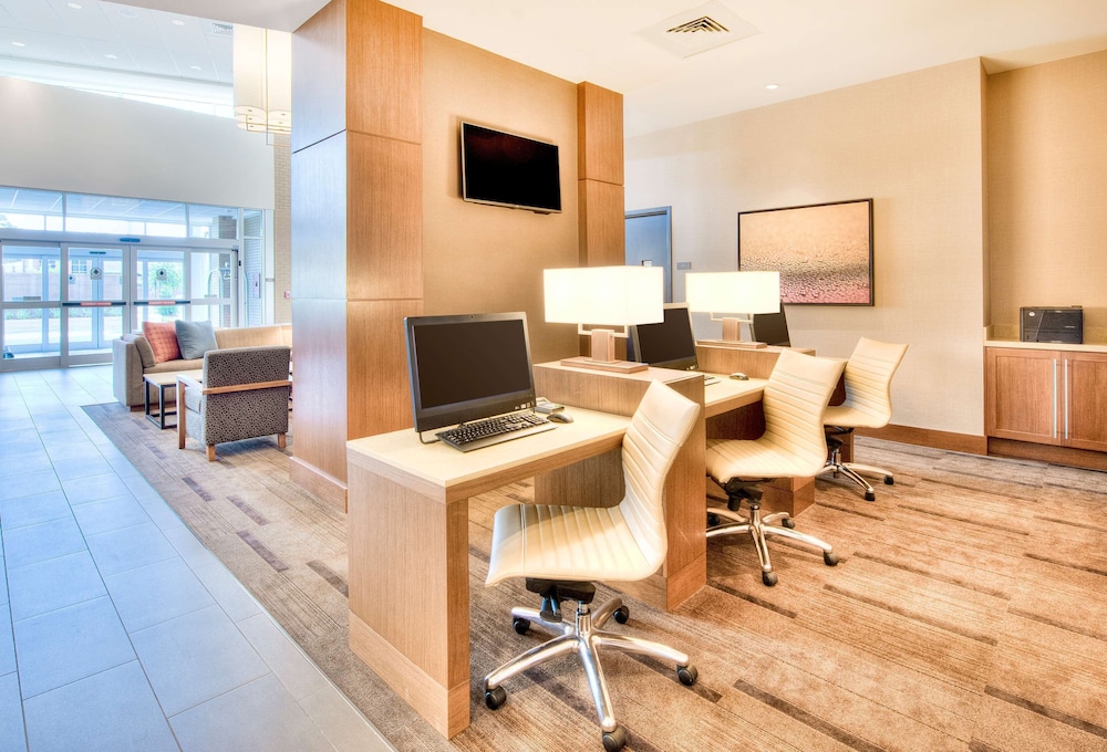 Hyatt Place Durham Southpoint 64/66