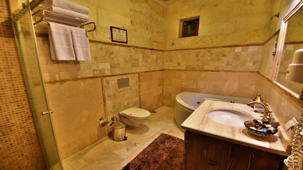 غرفة عائلية بسرير مزدوج وسرير فردي، Harman Cave Hotel 7/10