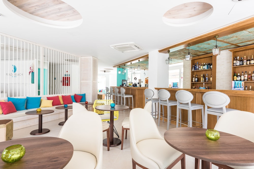 Plaza Santa Ponsa Boutique - Adults Only 60/73