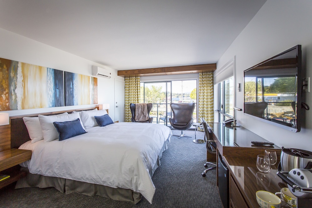 Qualicum Beach Inn 17/70