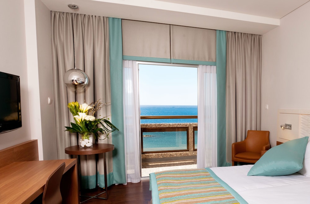 Crowne Plaza Limassol 15/75