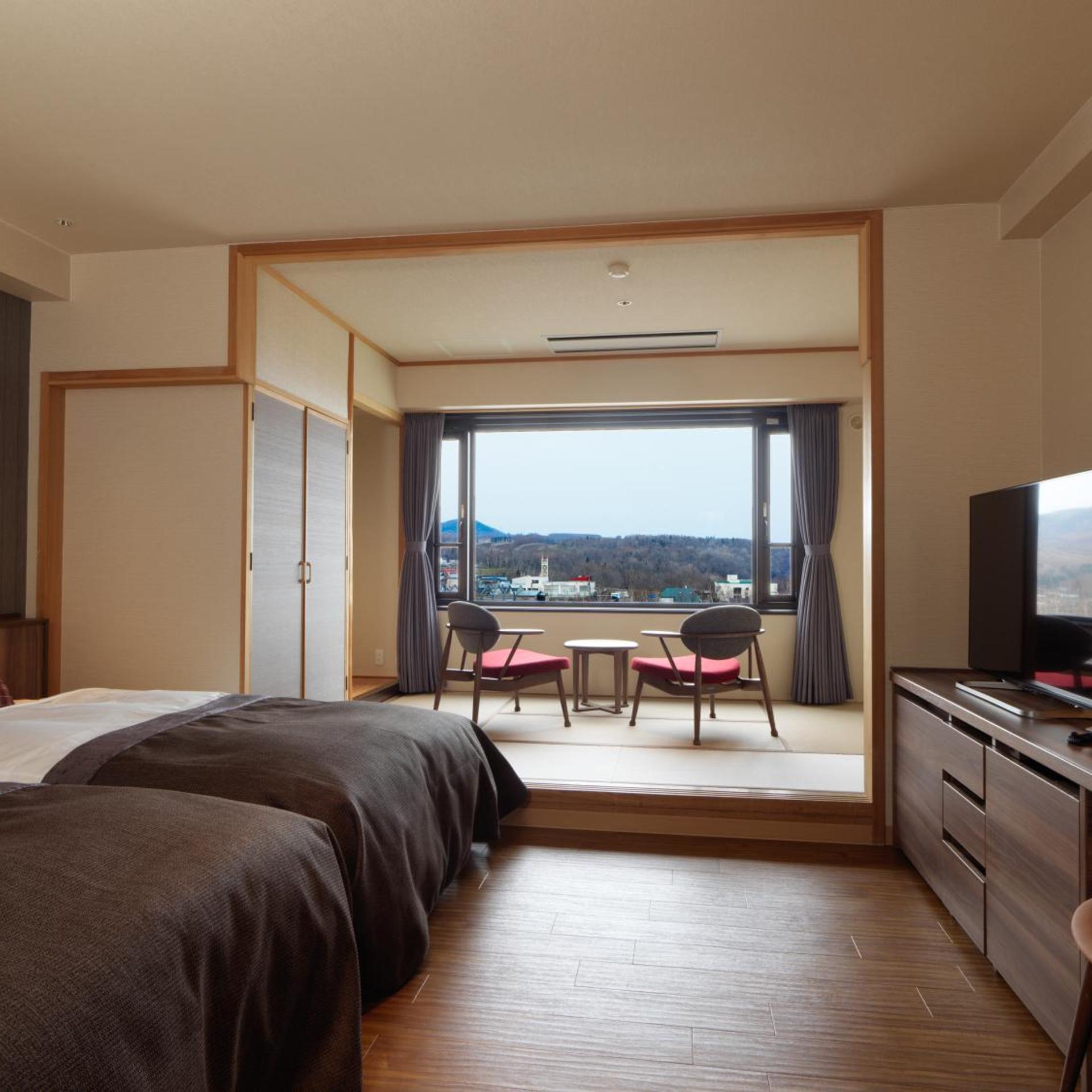 Sunset, Twin Beds, Tatami