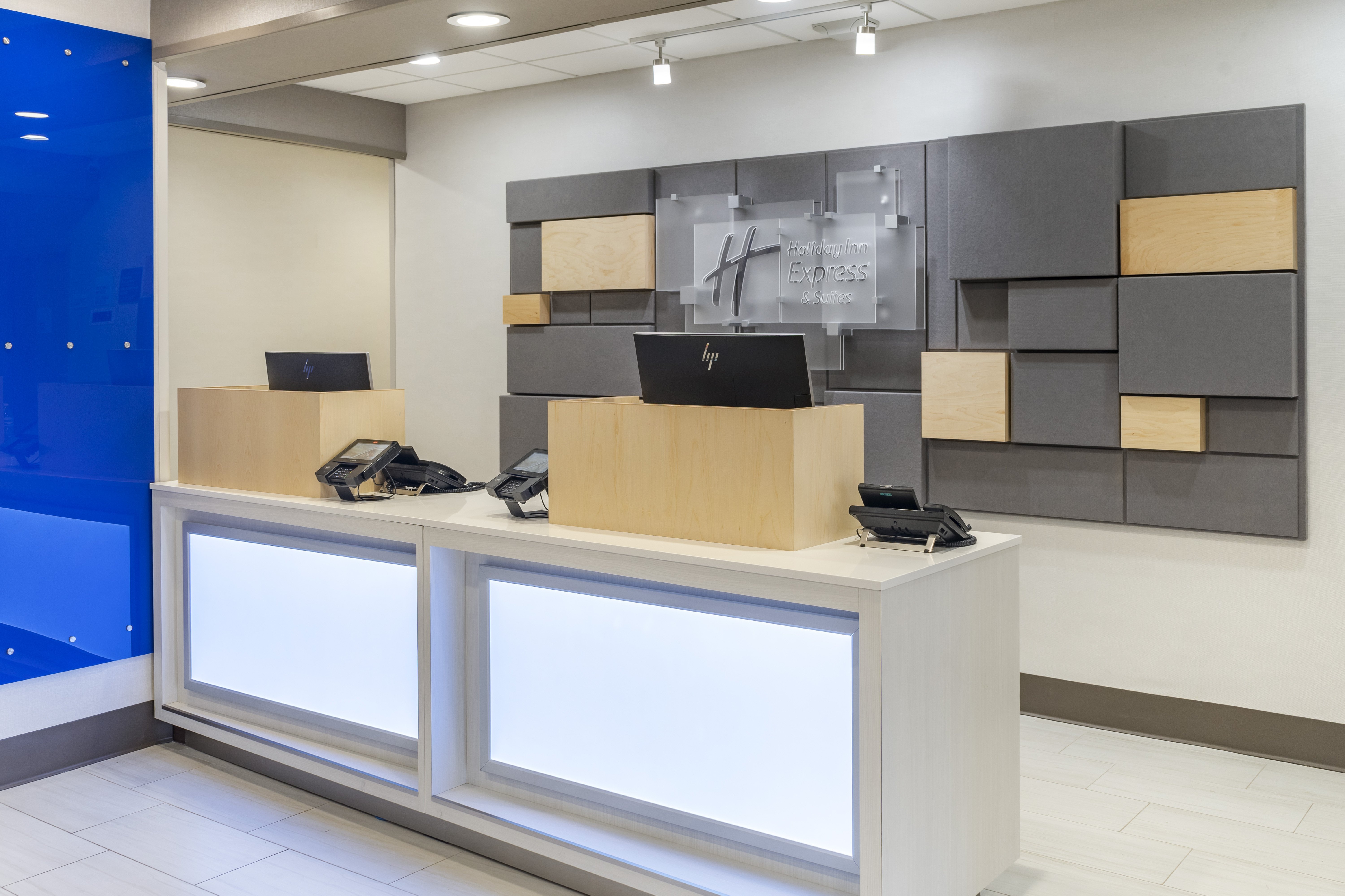 Holiday Inn Express Hotel And Suites Albuquerque Midtown 2/26