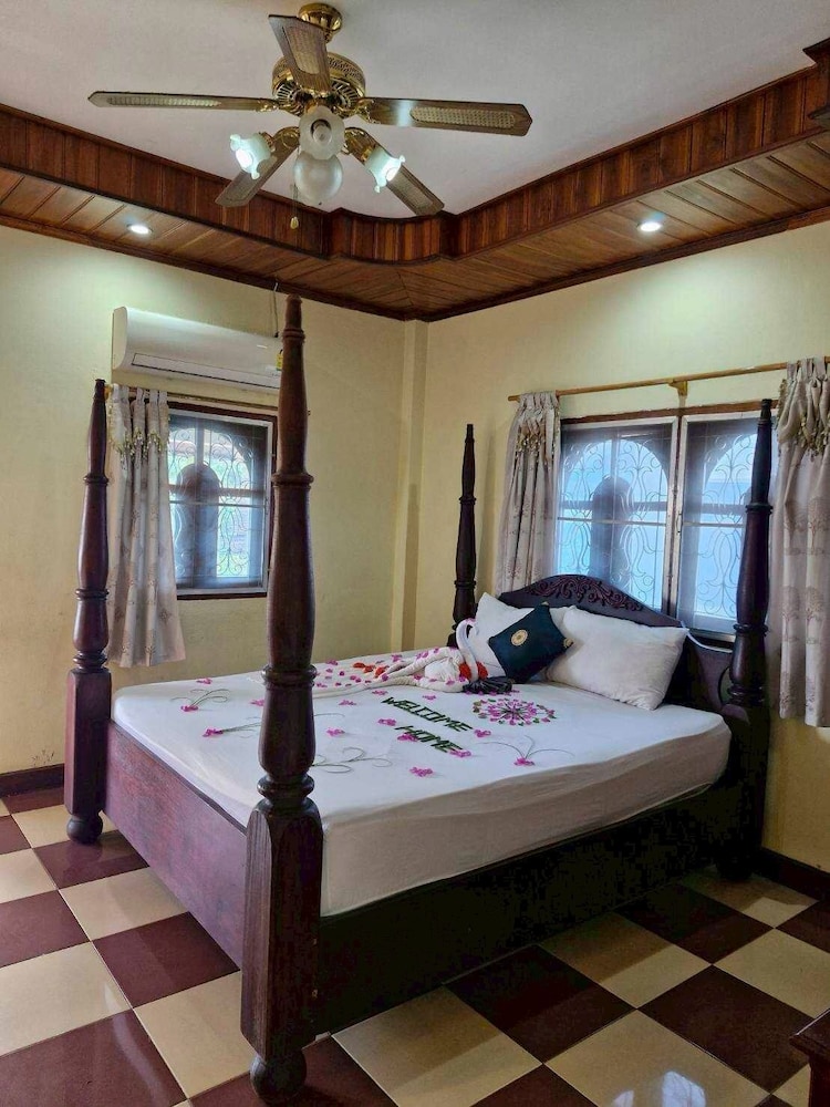 Sakura Hotel 19/42