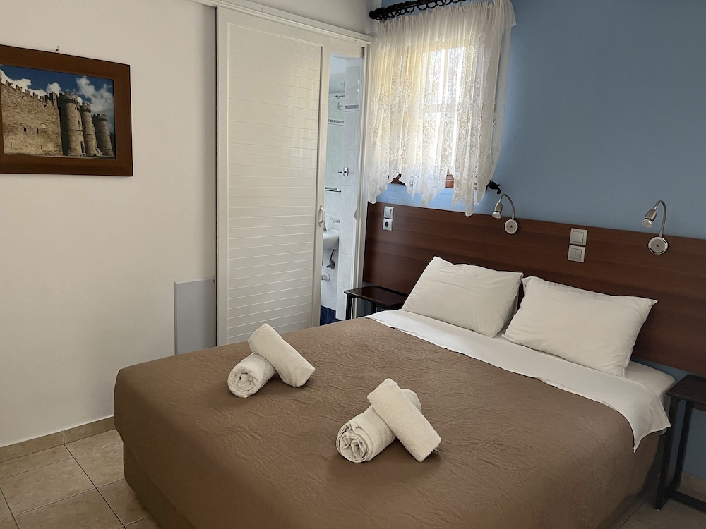 Eleni Rooms 8/40
