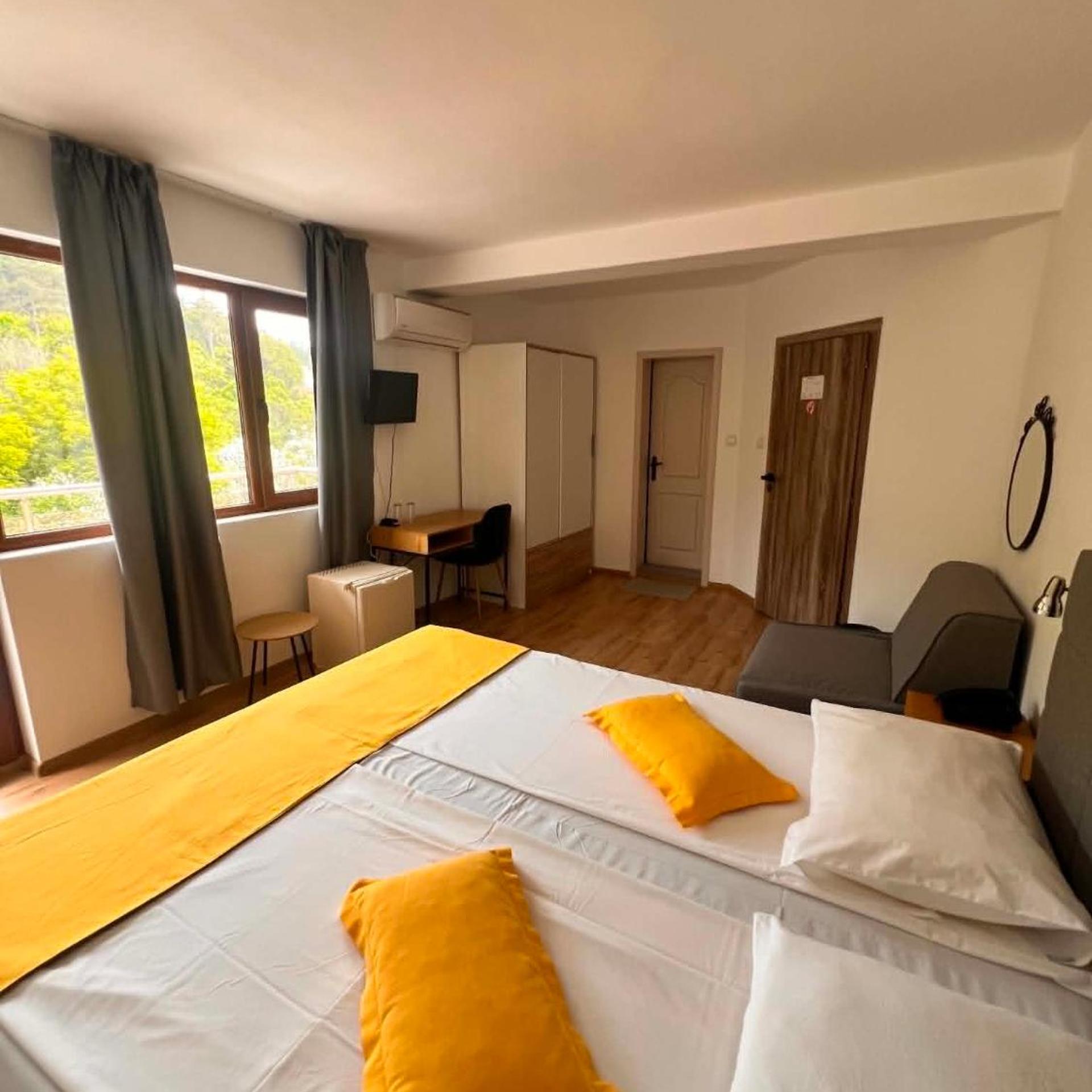 غرفة بسرير مزدوج أو سريرين منفصلين بإطلالة على الحديقة، Palma Beach Hotel 2/7