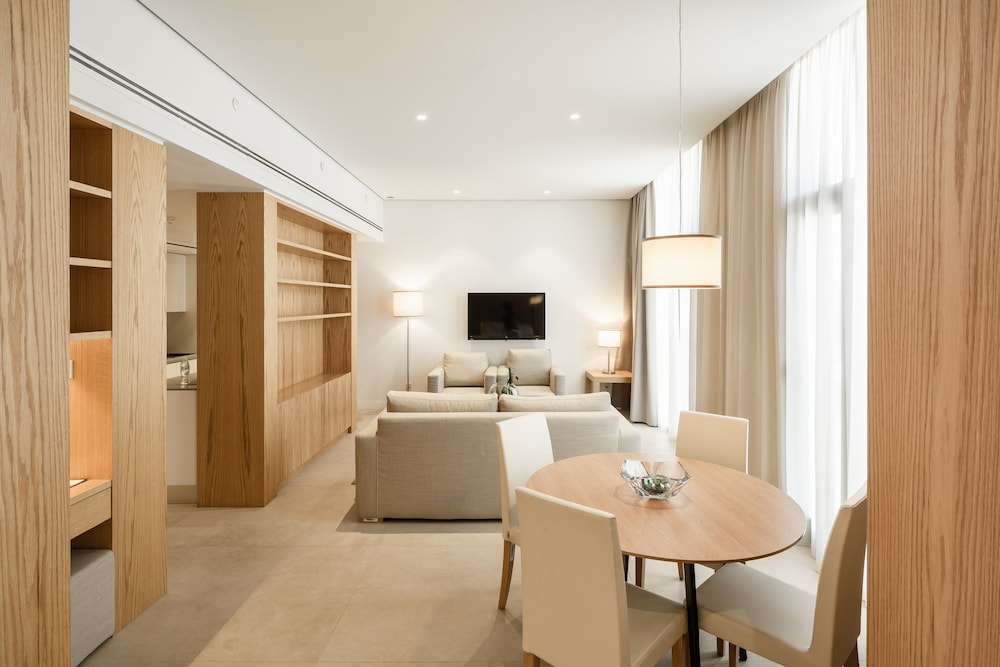 Delta Hotel Apartments 47/56