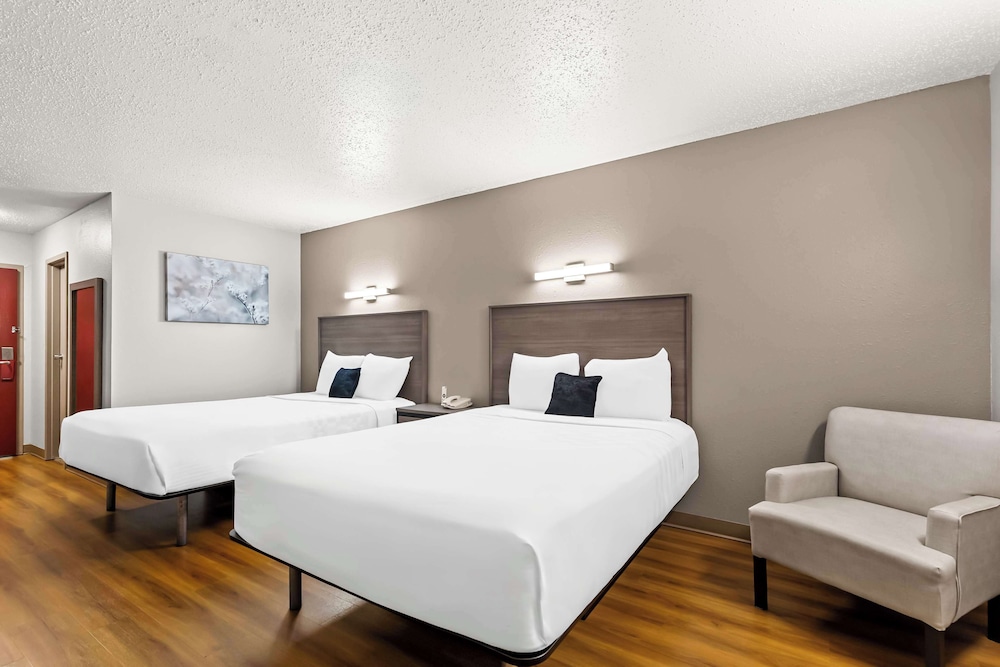 room, 2 double beds, Red Lion Inn & Suites Pontoon Beach 2/3