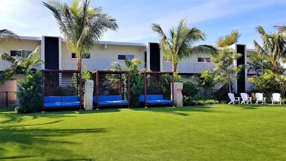 Bali Hai Beachfront Resort And Spa 59/70