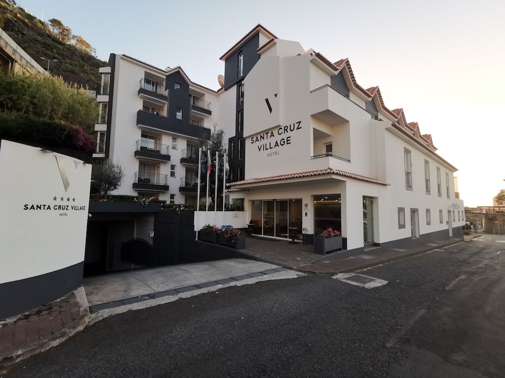 Santa Cruz Village Hotel 61/69