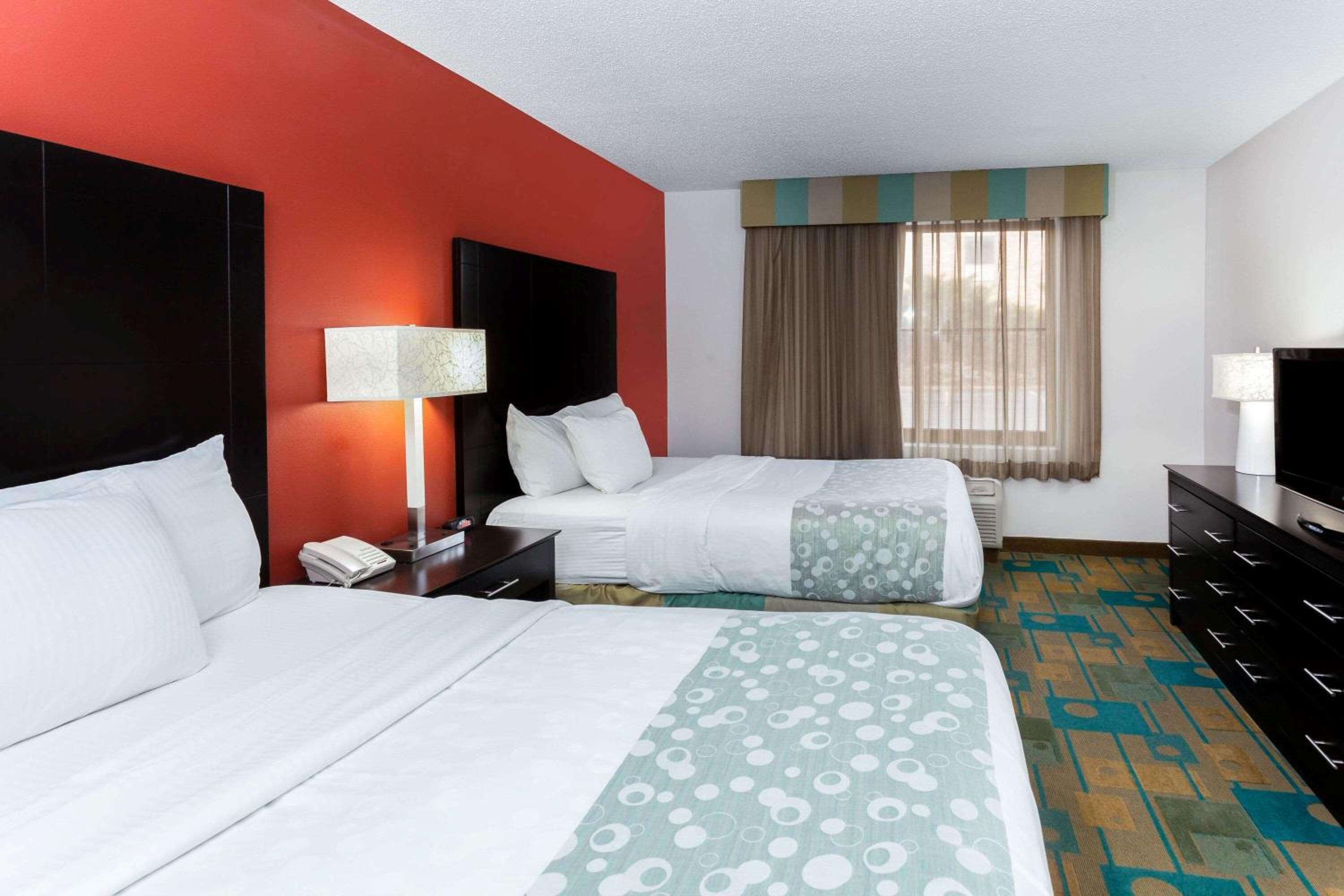 جناح تنفيذي بسريرين مزدوجين، La Quinta Inn Suites Milwaukee Glendale Bayshore 4/6