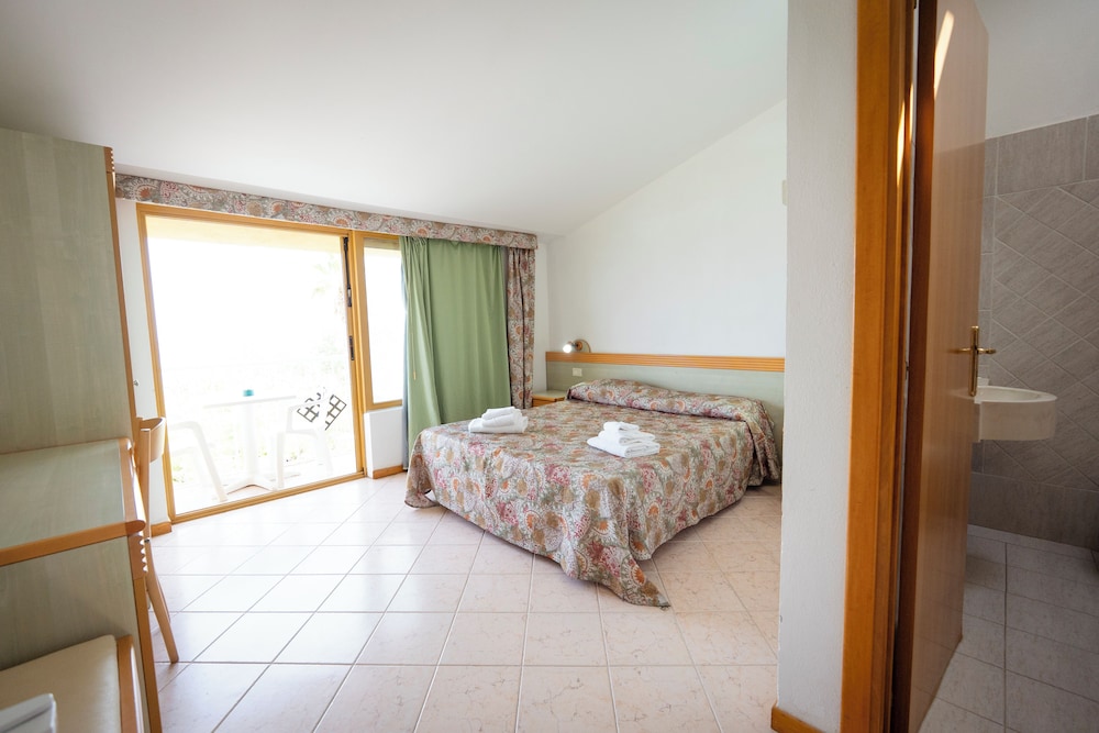 Cala Petrosa Resort. 16/55
