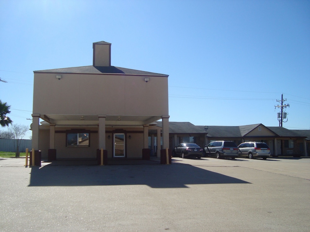 Navasota Inn 3/25