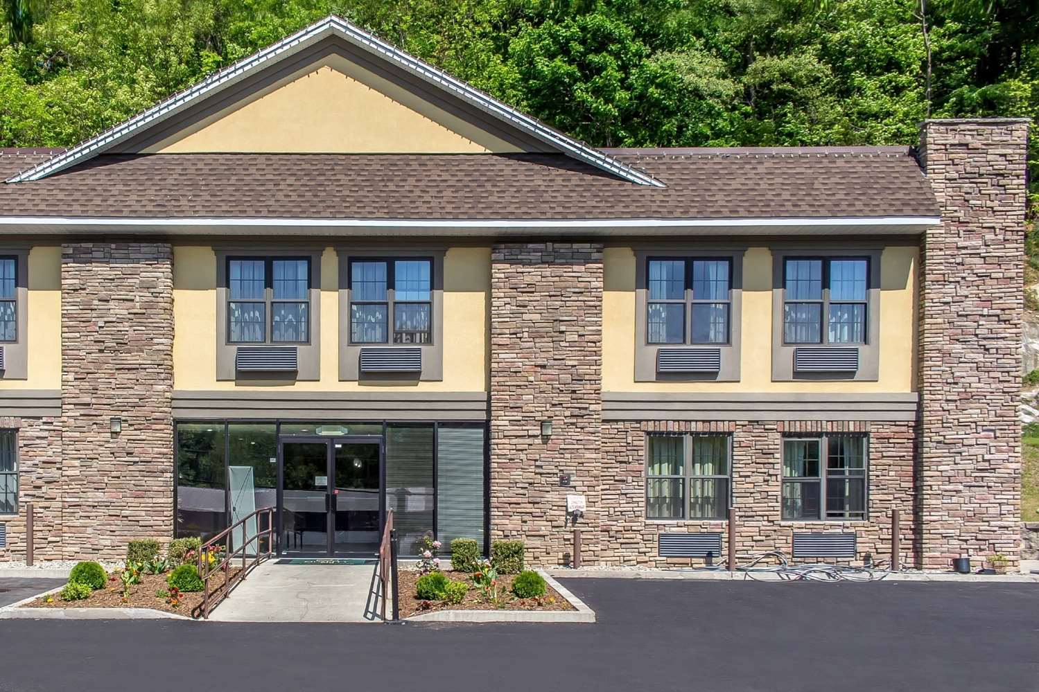 Quality Inn Near Mountain Creek 3/44
