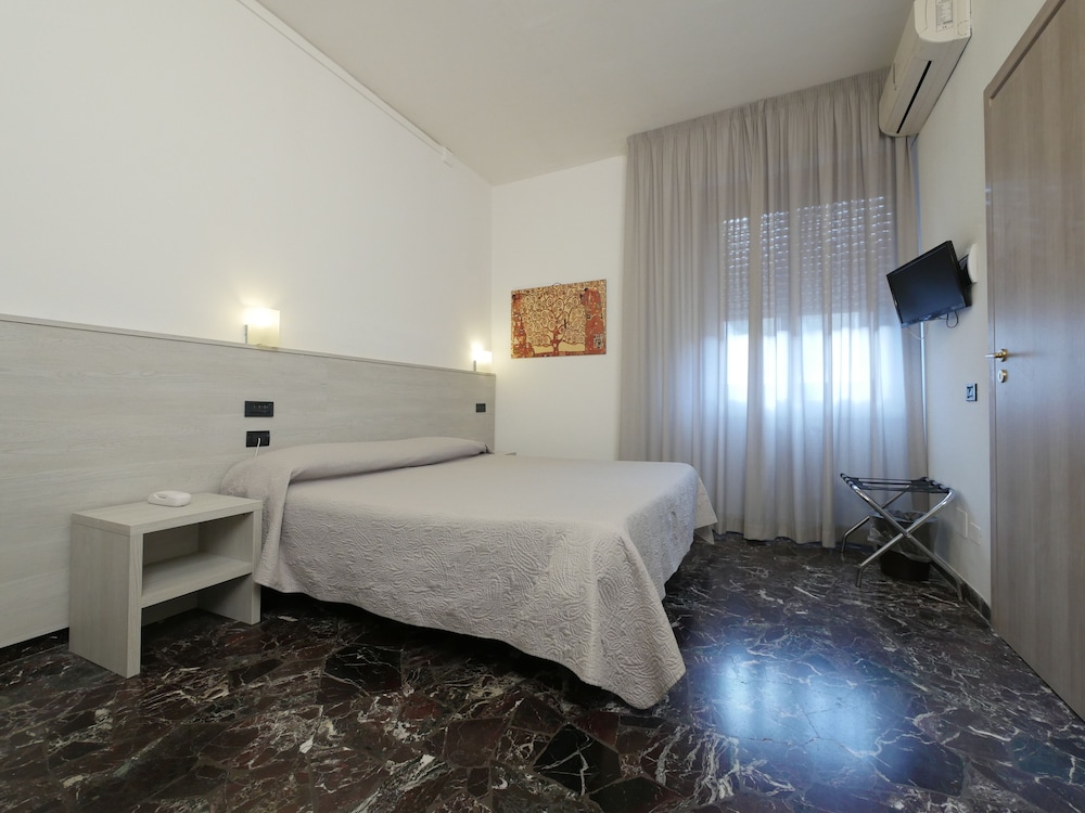 Hotel Careggi 12/28