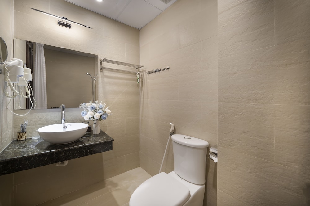 Royal Family Hotel Da Nang 48/50