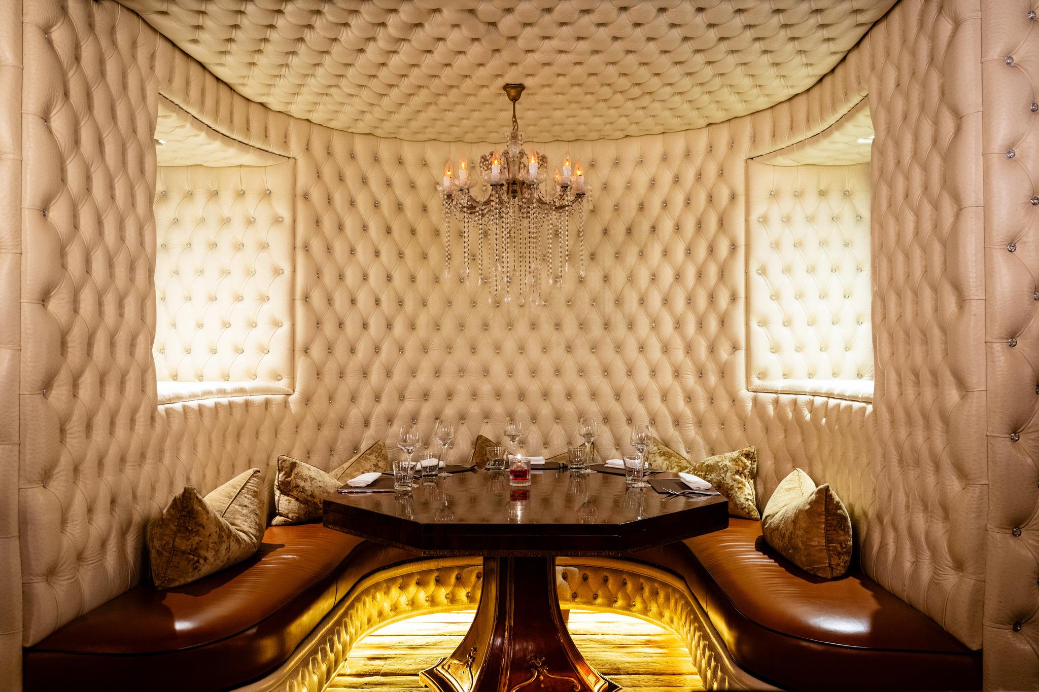 Crazy Bear Hotel Beaconsfield 16/46