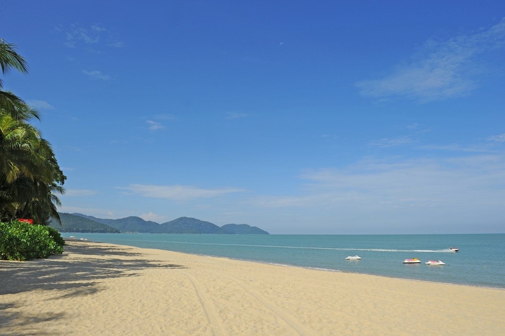 Mercure Penang Beach 56/63