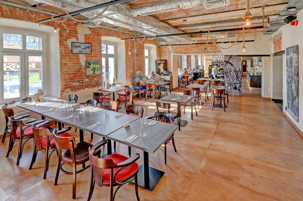Koszary Arche Hotel 30/50