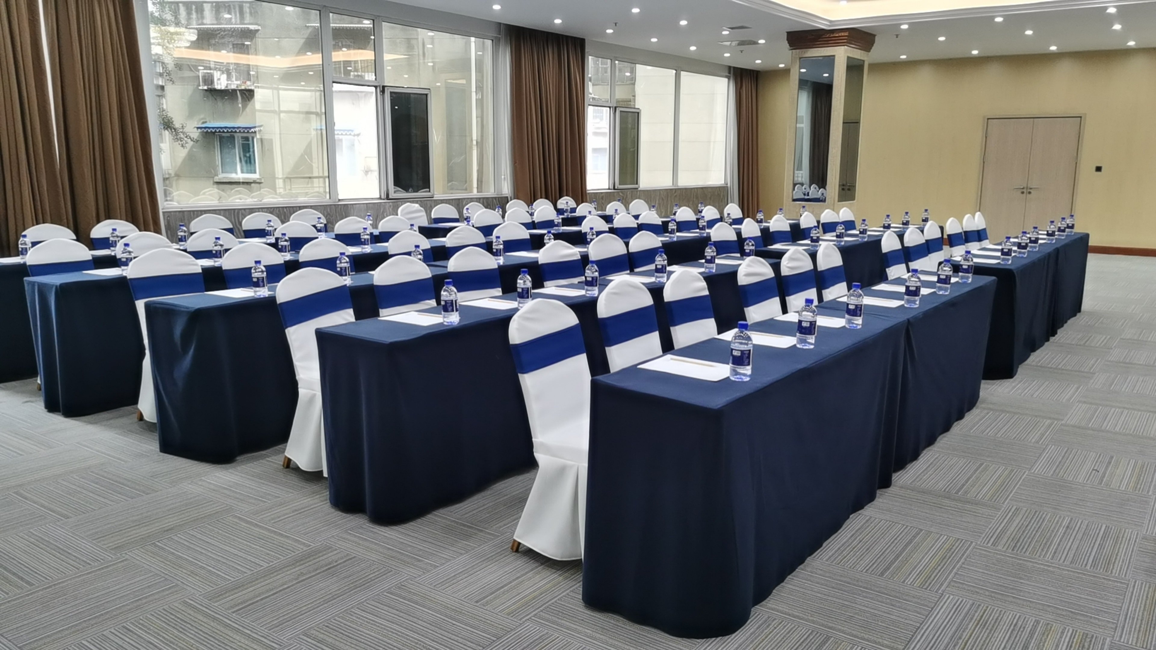 Holiday Inn Express Chengdu Tianfu Square an IHG Hotel 23/25