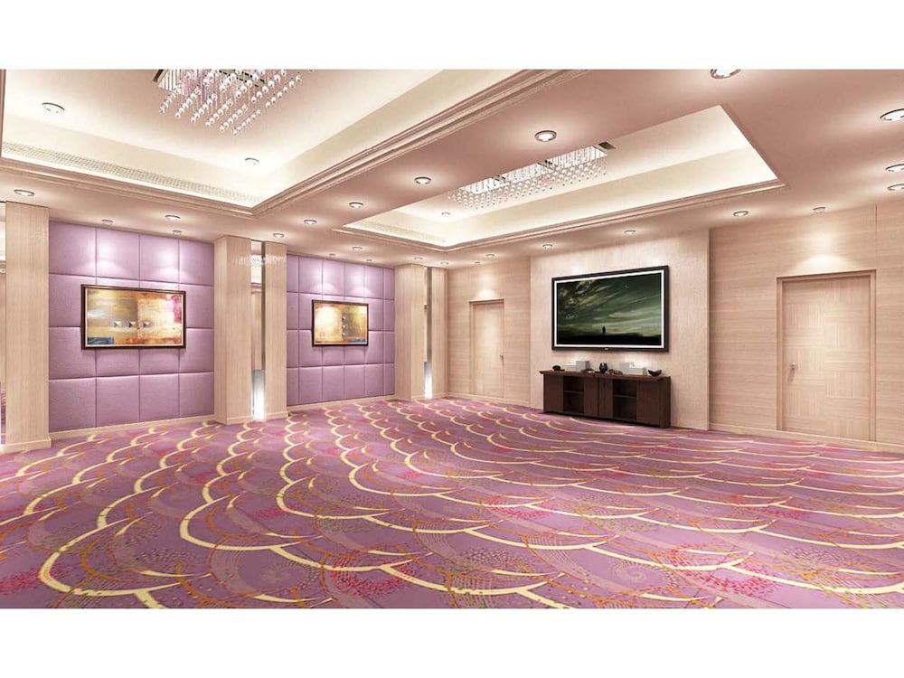Singhania Sarovar Portico 32/35