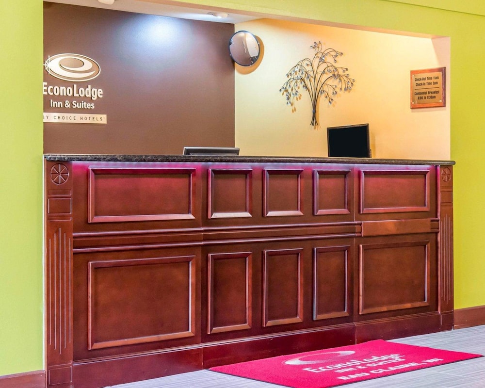 Econo Lodge Inn & Suites Eau Claire South 9/33