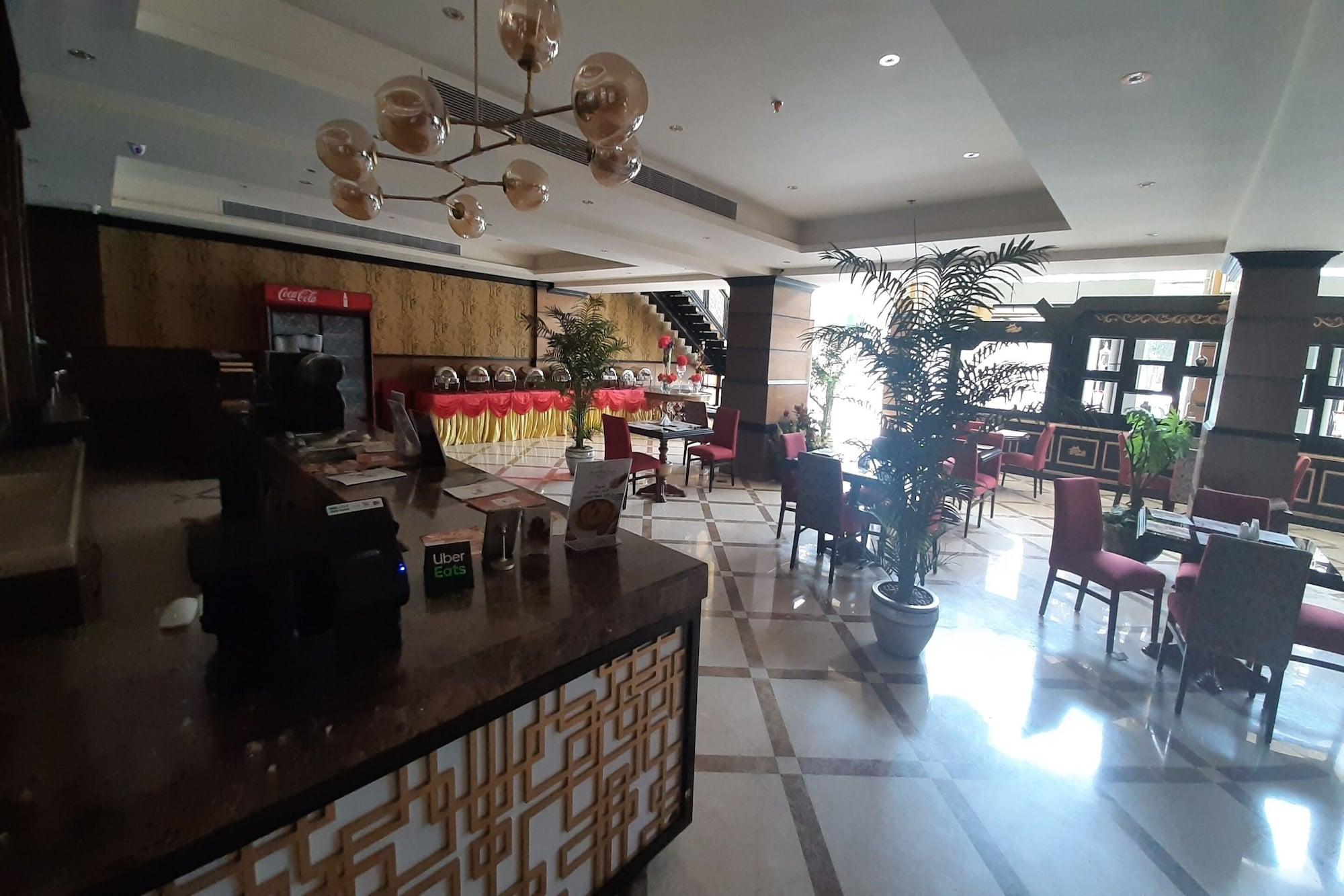 The Blue Rose Hotel 18/56