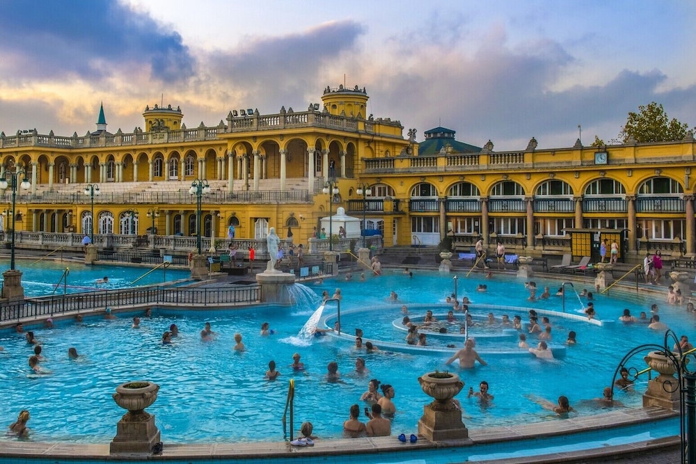 Holiday Beach Budapest Wellness 64/72