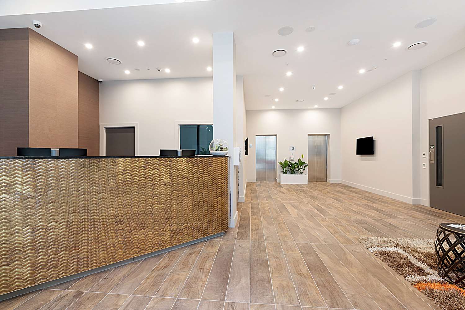 Ramada Suites By Wyndham Victoria Street West 10/57