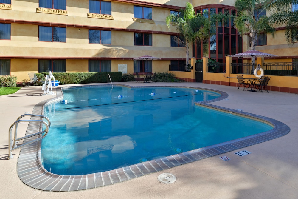 Holiday Inn Sacramento Rancho Cordova 3/77