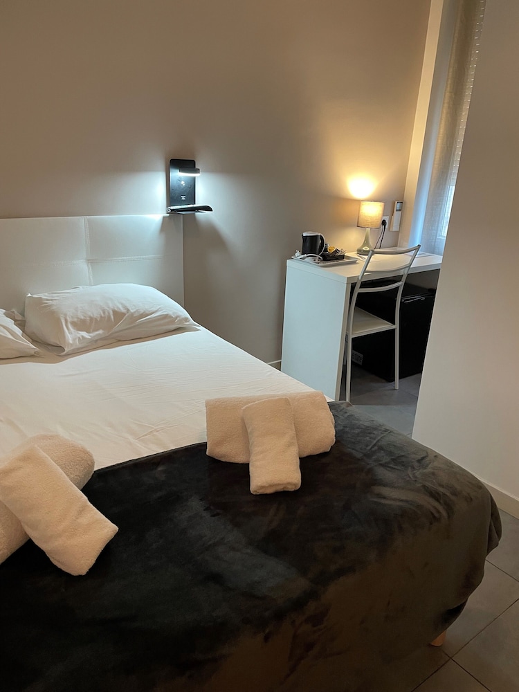 HOTEL ANNA LIVIA 39/56