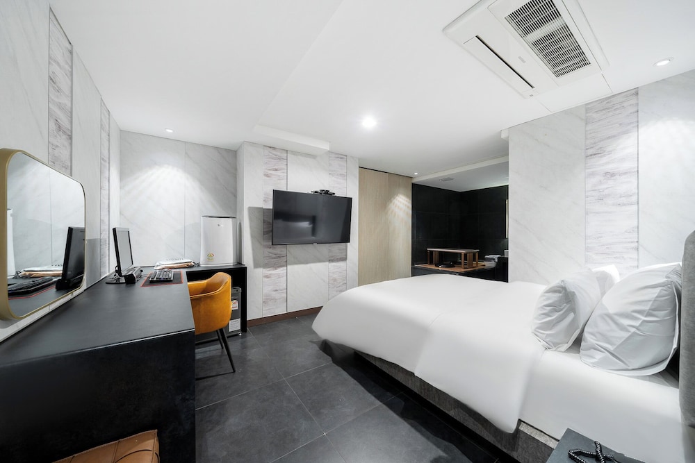 Adlige Hotel 15/54