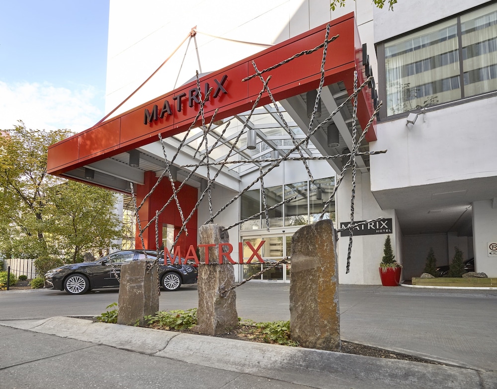 Matrix Hotel 61/66