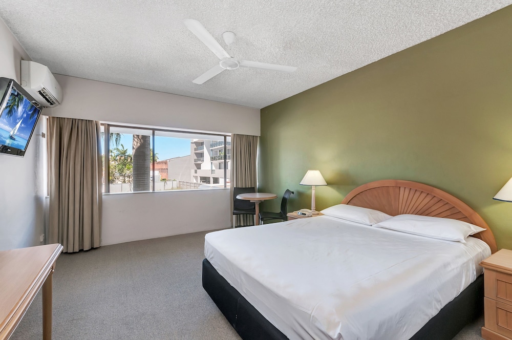 Mercure Cairns 16/64