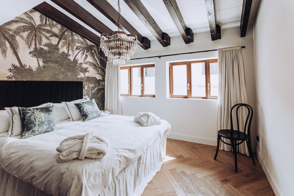 Ocho Suites and Kitchen 8/47