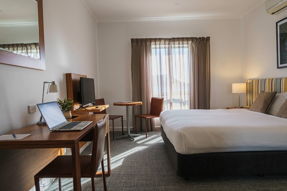 Efficiency, Multiple Beds, Accessible، MainStay Suites Whyalla 2/10
