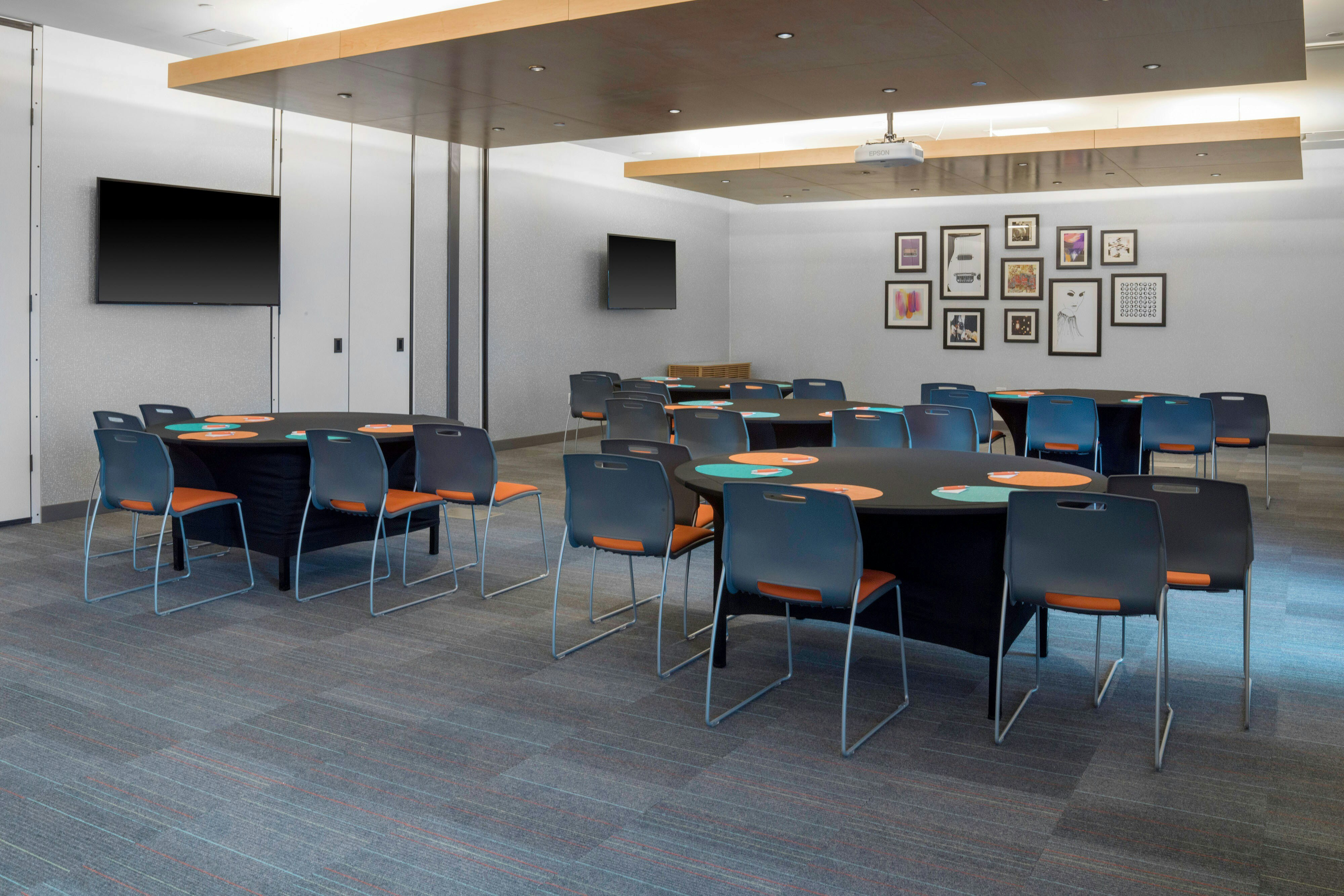 Aloft Gainesville University Area 33/37