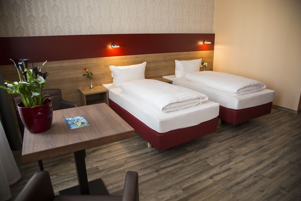 Alexander Business Hotel 6/21